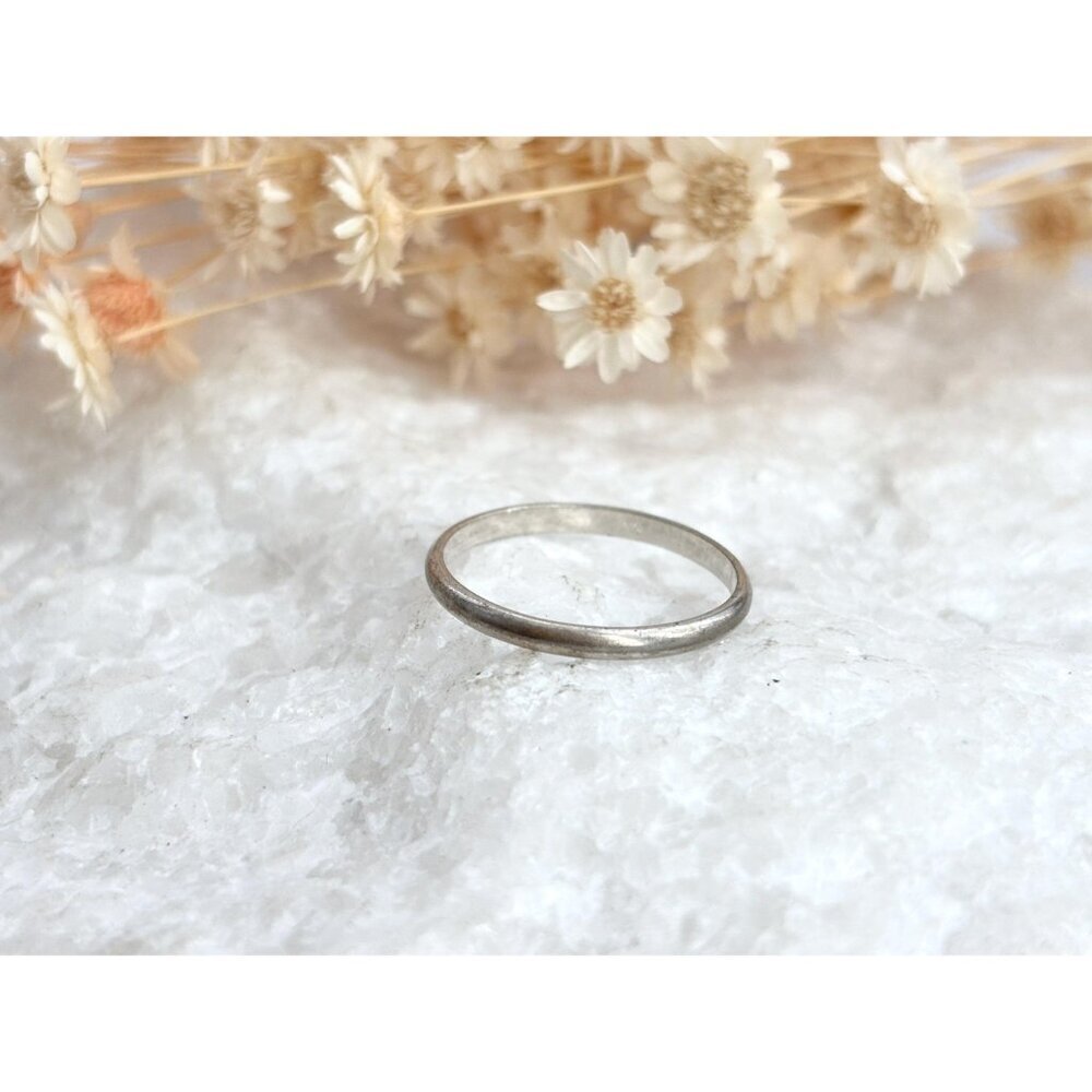 Minimalist Style Wedding Band B925 Sterling Silver Vintage Ring - sz 8 - Picture 8 of 10